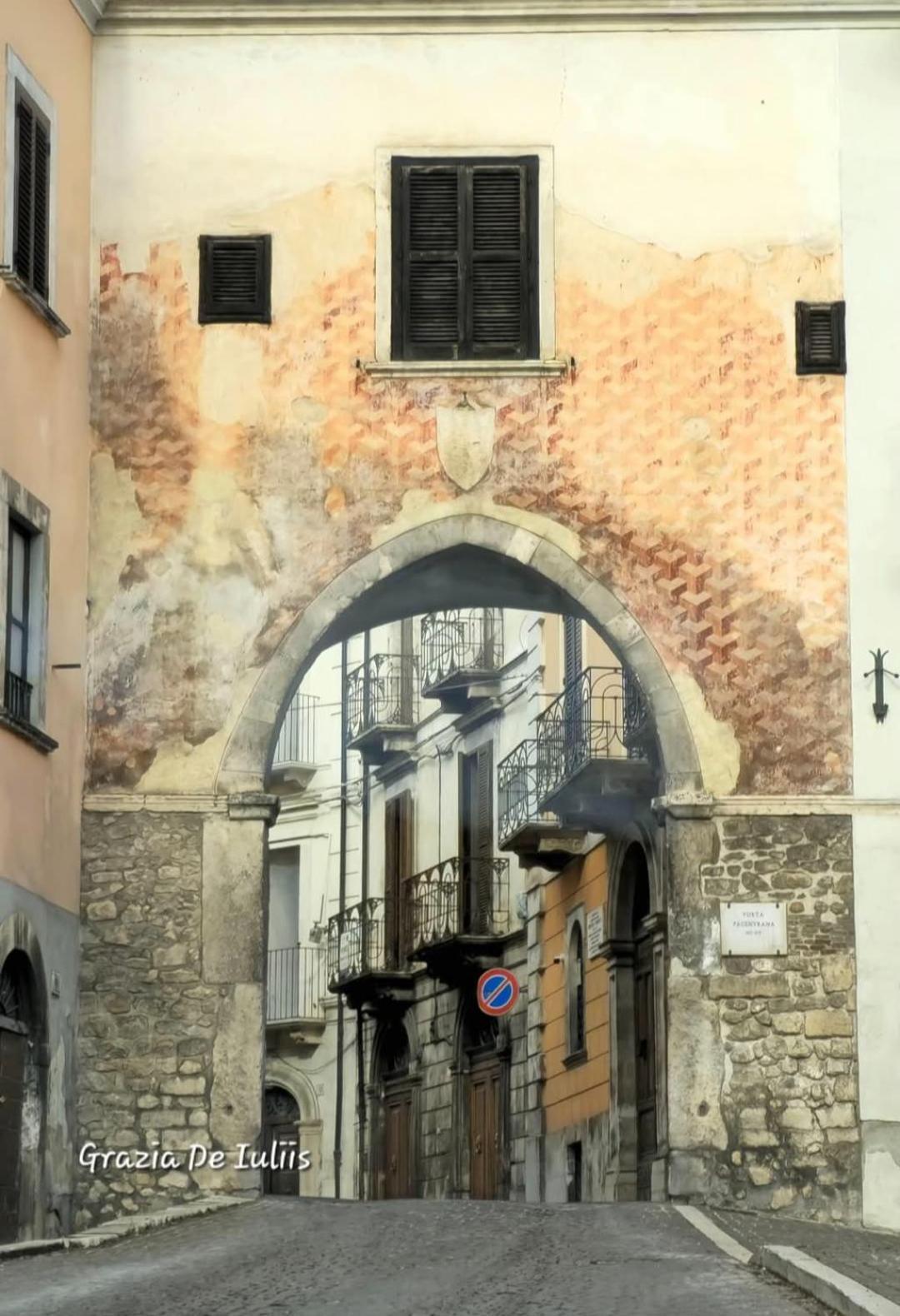 Dietro Piazza Maggiore Sulmona Exterior foto